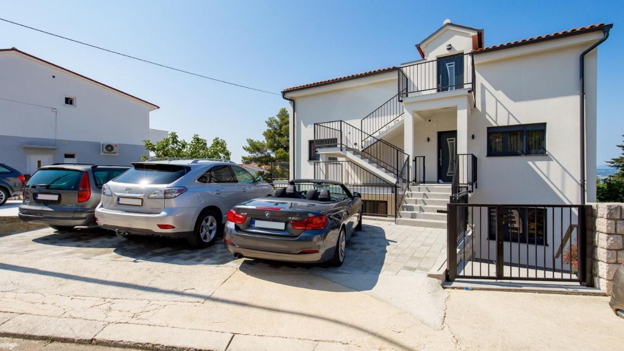 Apartments Villa Frankola With Swimming Pool Crikvenica Exterior foto