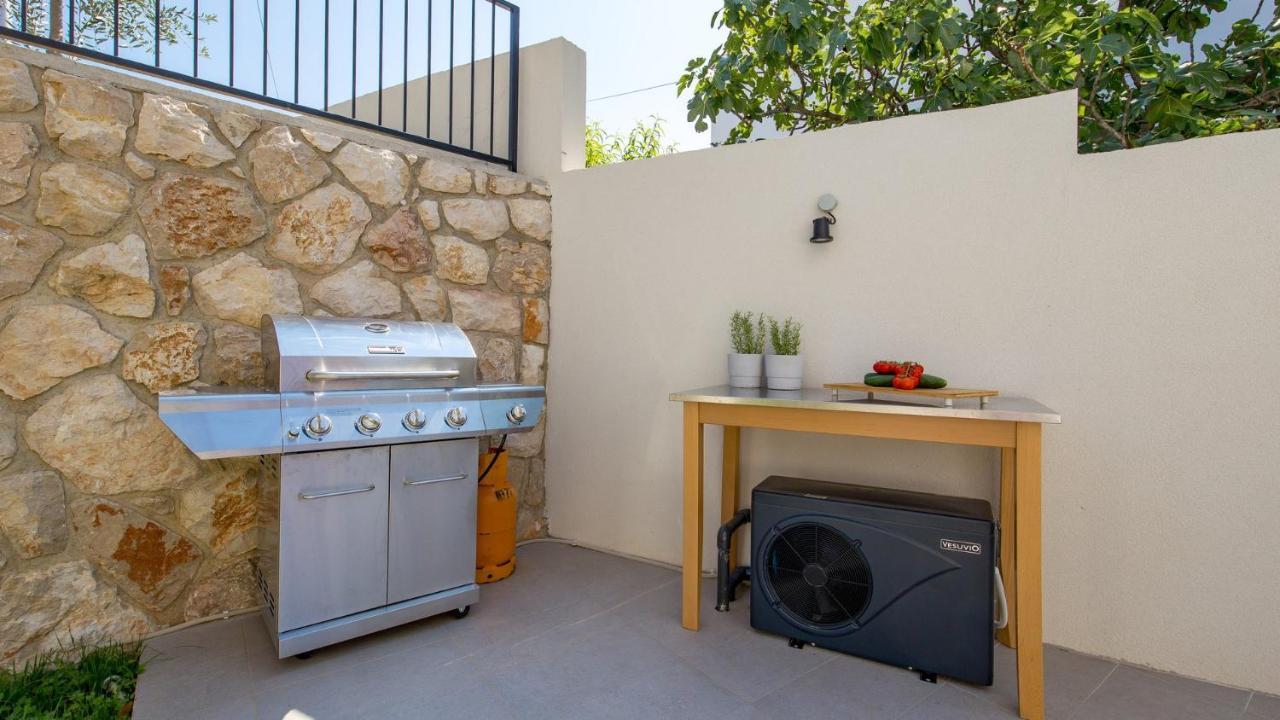 Apartments Villa Frankola With Swimming Pool Crikvenica Exterior foto