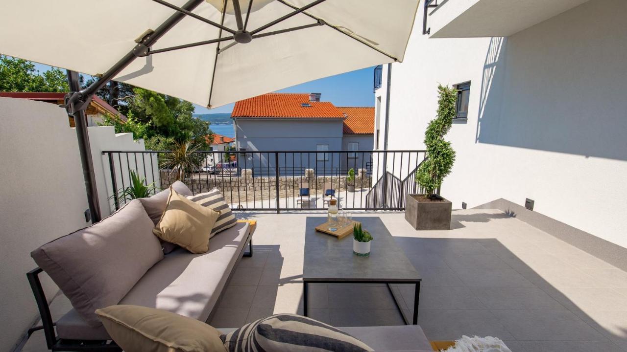Apartments Villa Frankola With Swimming Pool Crikvenica Exterior foto